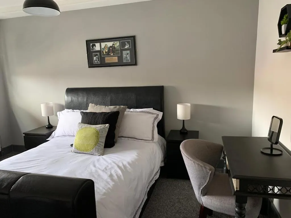 Executive Sea View Apartment 3 Bedroom 'Lodge With The Legends' Sleeps Up To 8 클리소프스
